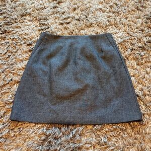 Aritzia Babaton Skirt in Size 2